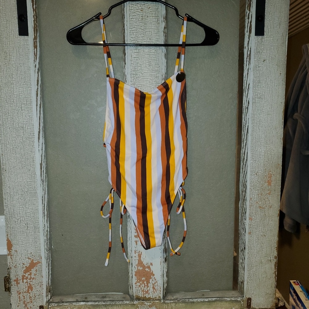 Bathing suit